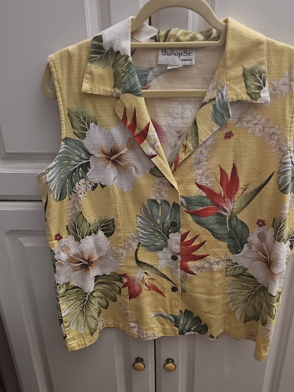 ⚜️ Vintage Yellow Floral Sleeveless Full Collar Top